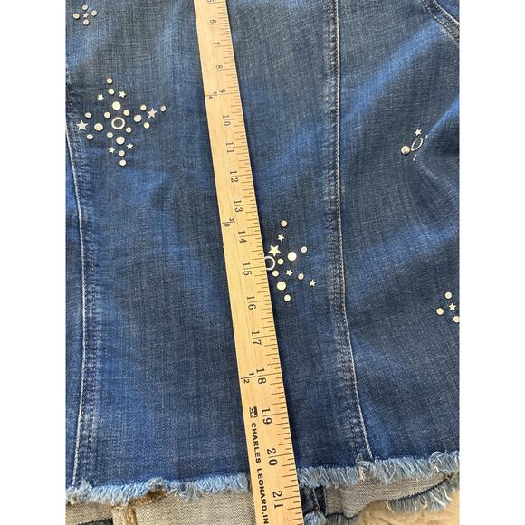 Chico’s Americana Fireworks Denim Jacket Size 2 Studded Stars Distressed Hem - Picture 7 of 8